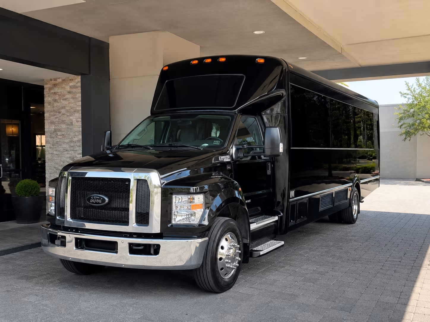 compare bus rental pricing in livonia online upfront and in minutes
