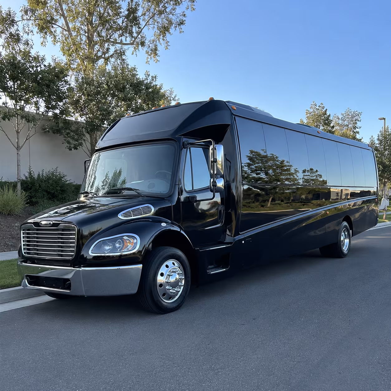 livonia 35 passenger minibus