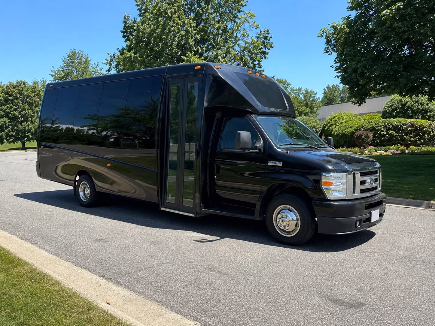 livonia quincea n era sweet 16 party bus rental