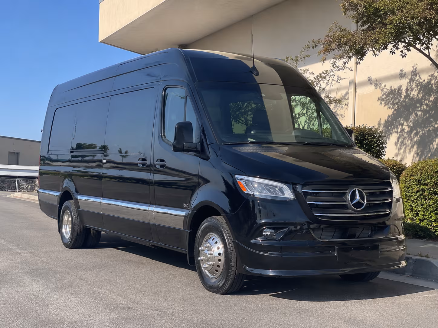 livonia sprinter limousine