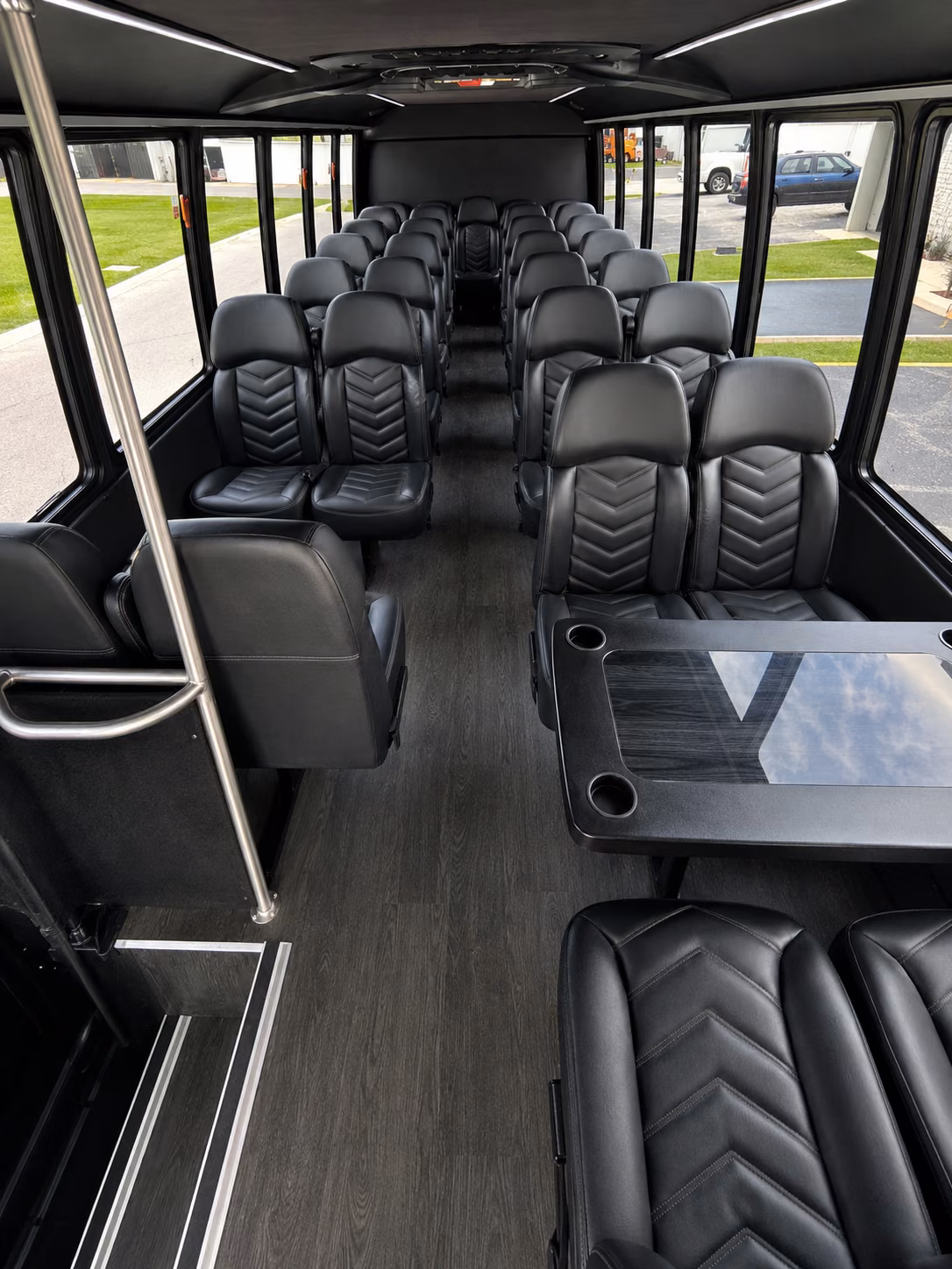 rent a minibus in livonia for a stress free prom pickup