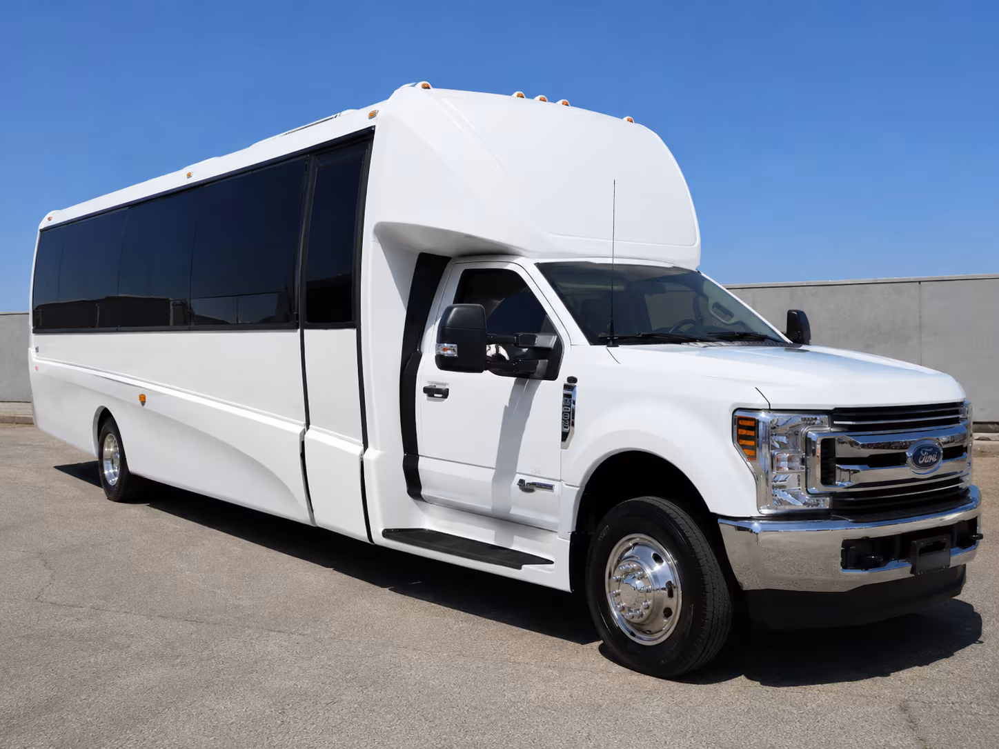 school field trip buses and student group transportation in livonia