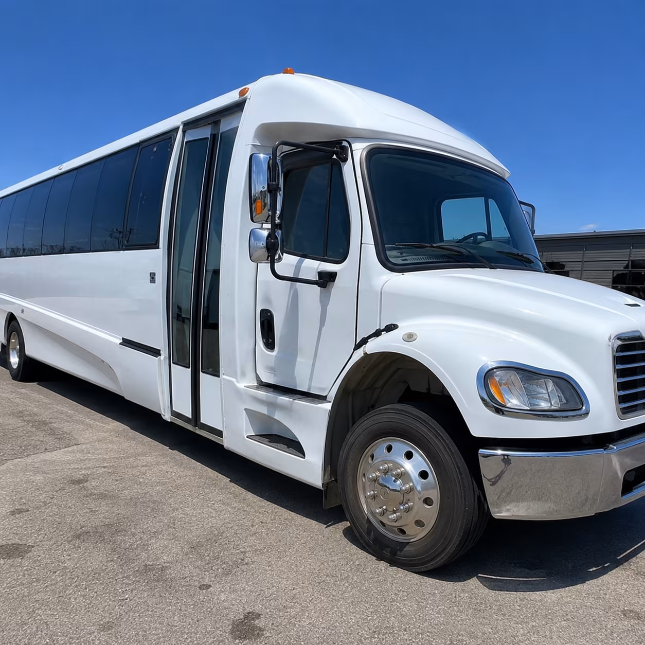 wedding transportation buses serving livonia and wayne county